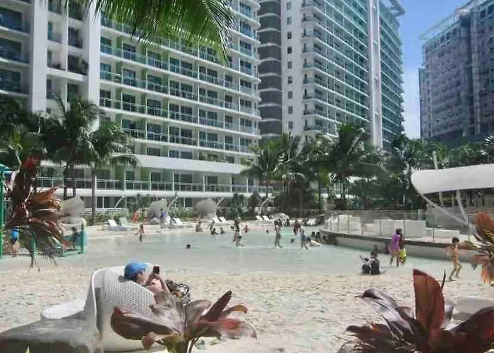 Azure 1br Next To Mall, Near & Airport