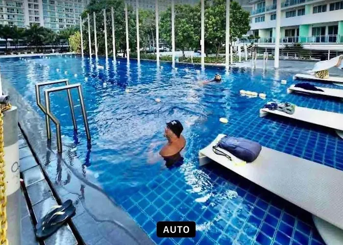 Azure 1br Next To Mall, Near & Airport *